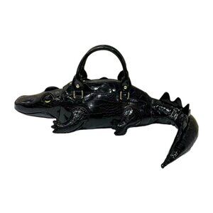 Unique crocodile-shaped design bag